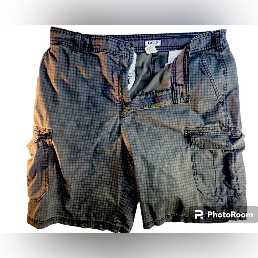 IZOD Gray Mens Plaid Cargo Shorts